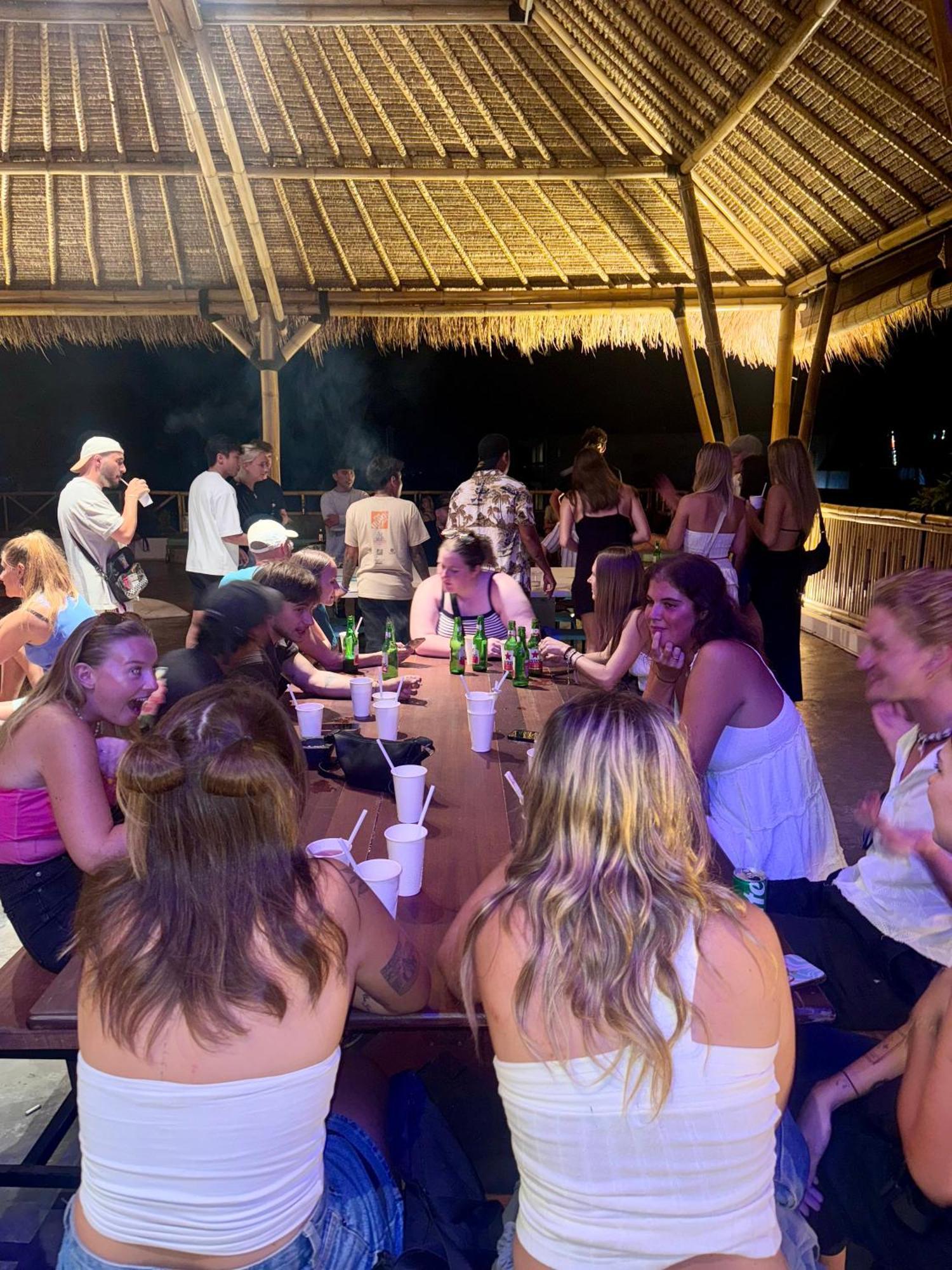 Canggu Central Hostel Eksteriør bilde